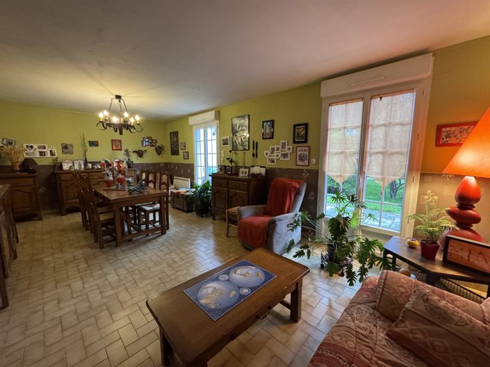 Image No.3-4 Bed House for sale