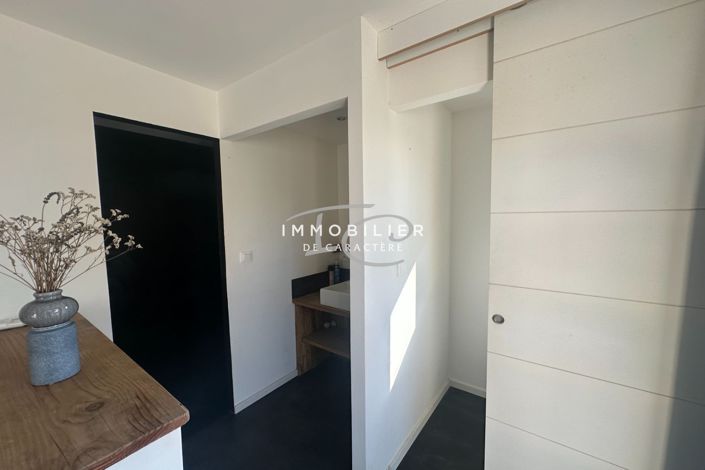 Image No.20-4 Bed House for sale