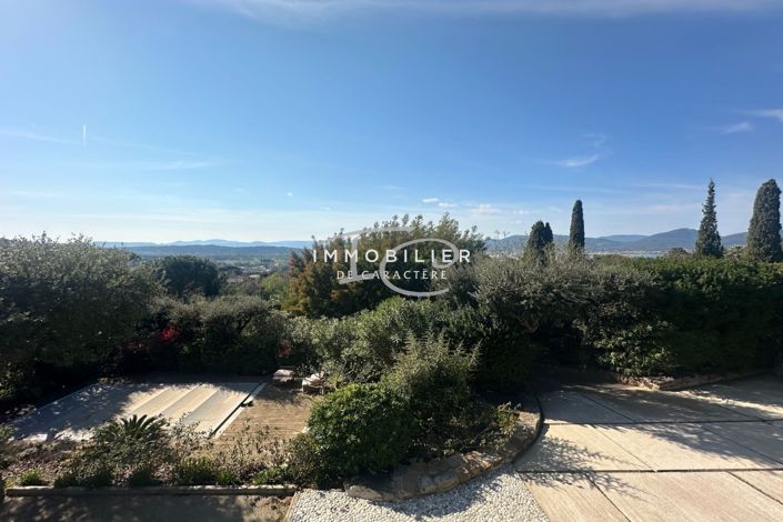 Image No.6-4 Bed House for sale