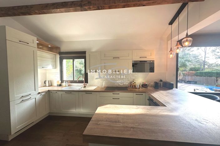 Image No.3-4 Bed House for sale