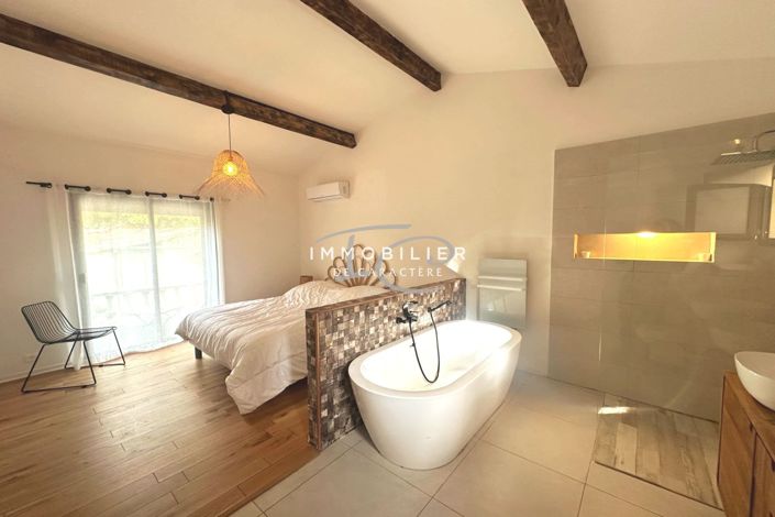 Image No.6-4 Bed House for sale