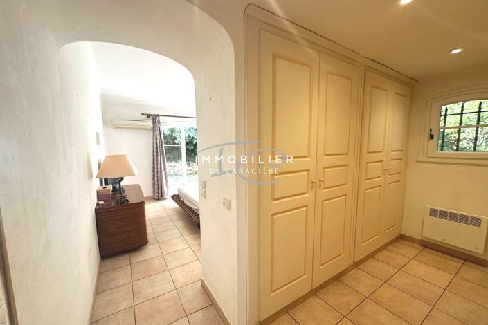 Image No.10-3 Bed House for sale