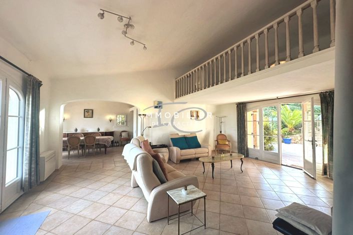 Image No.6-3 Bed House for sale