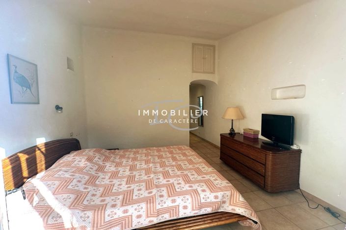 Image No.8-3 Bed House for sale