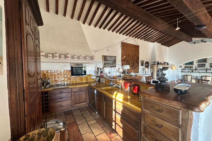 Image No.10-3 Bed House for sale