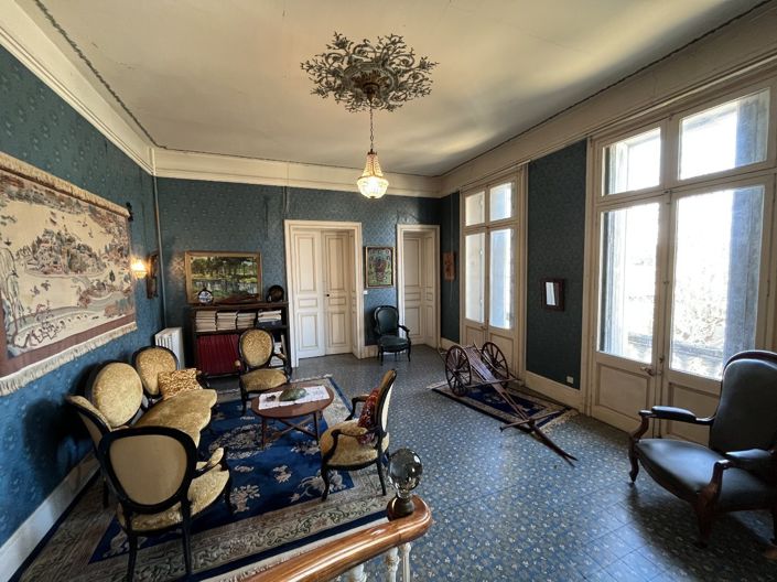 Image No.7-9 Bed House for sale