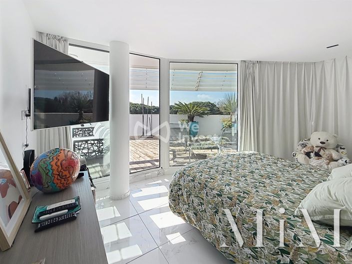 Image No.10-3 Bed Apartment for sale