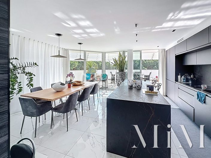 Image No.11-3 Bed Apartment for sale