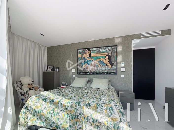 Image No.9-3 Bed Apartment for sale