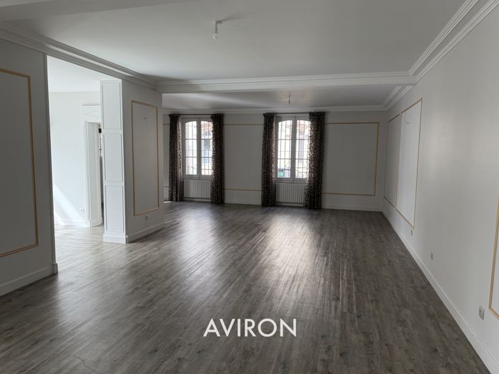 Image No.12-5 Bed House for sale