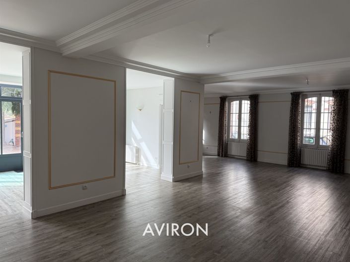 Image No.17-5 Bed House for sale