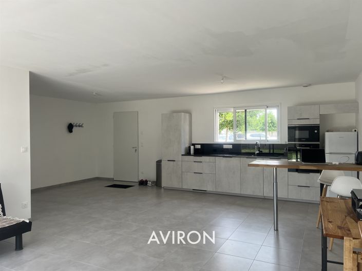 Image No.2-3 Bed House for sale