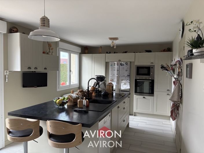 Image No.9-3 Bed House for sale