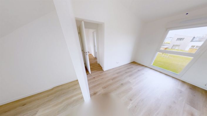 Image No.9-4 Bed House for sale