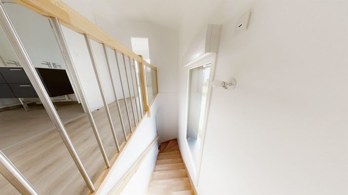 Image No.10-3 Bed House for sale