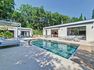 1 - Opio, House