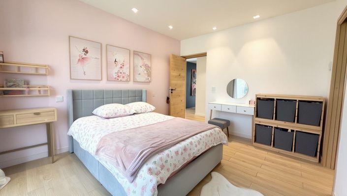 Image No.10-4 Bed House for sale