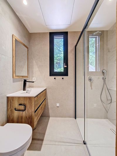 Image No.12-2 Bed House for sale