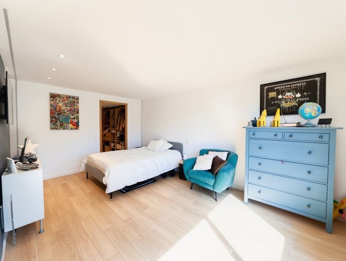 Image No.13-2 Bed House for sale