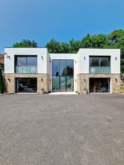Image No.3-4 Bed House for sale