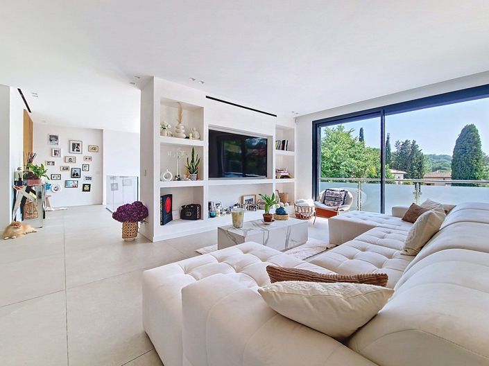 Image No.4-4 Bed House for sale