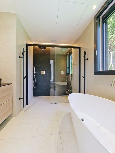 Image No.8-4 Bed House for sale