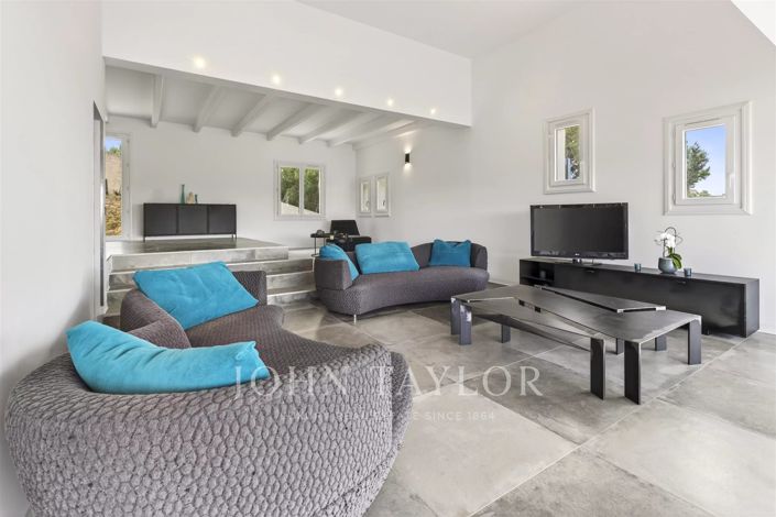 Image No.10-4 Bed House for sale