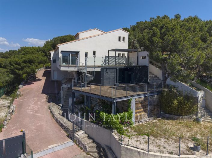 Image No.2-4 Bed House for sale