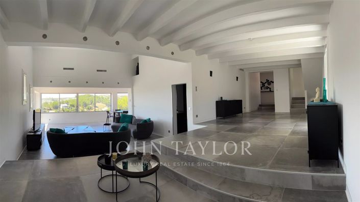 Image No.3-4 Bed House for sale