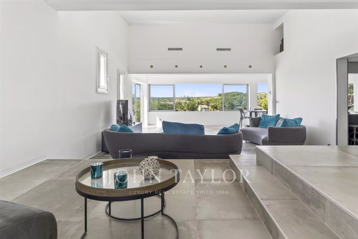 Image No.8-4 Bed House for sale