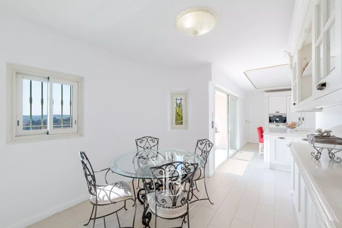 Image No.11-5 Bed House for sale