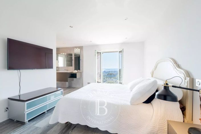 Image No.14-5 Bed House for sale