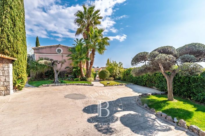 Image No.21-5 Bed House for sale