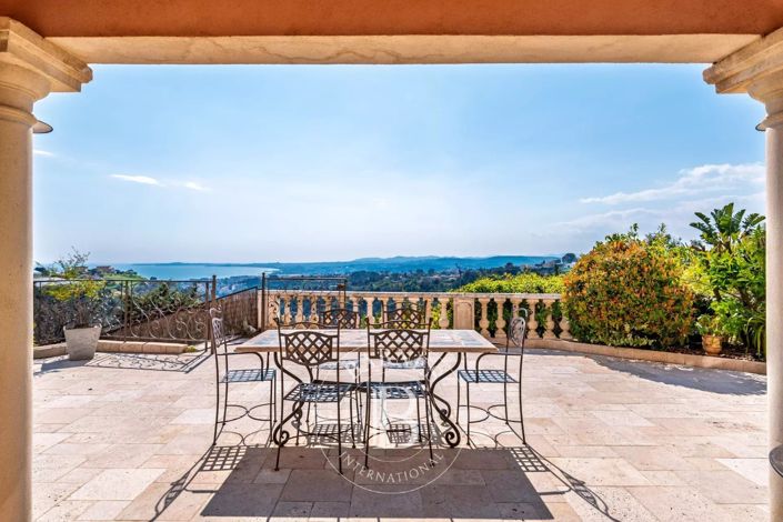 Image No.9-5 Bed House for sale