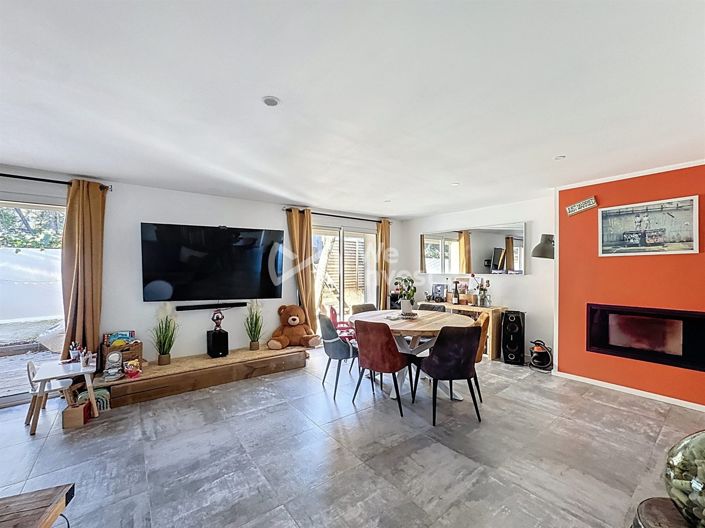 Image No.9-4 Bed House for sale