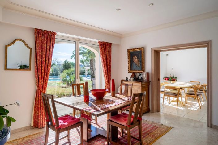 Image No.5-6 Bed House for sale