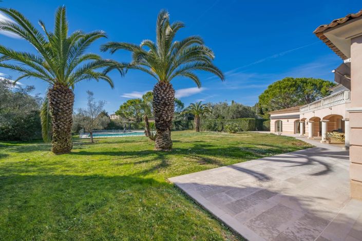 Image No.8-6 Bed House for sale