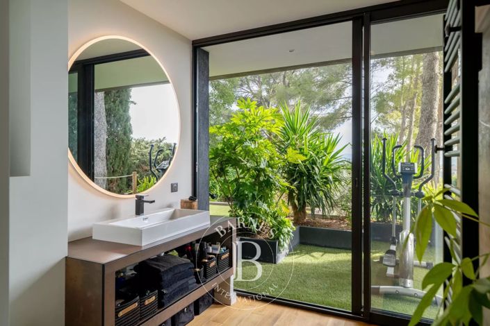 Image No.12-2 Bed House for sale