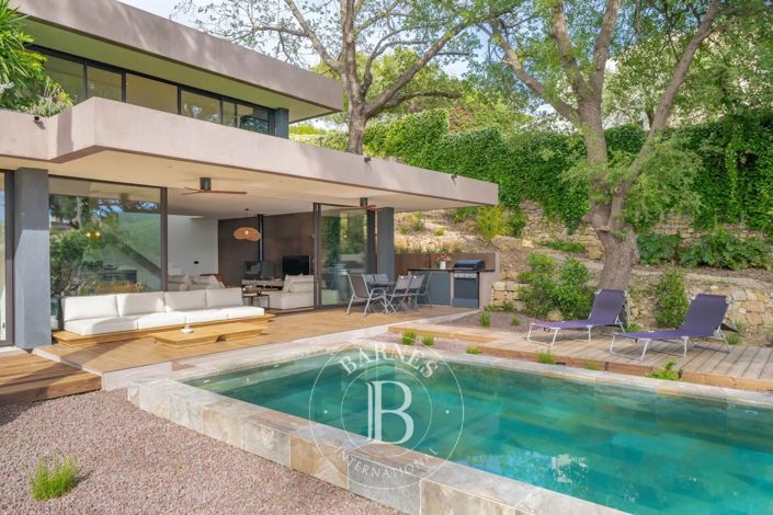 Image No.13-2 Bed House for sale