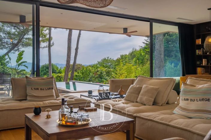 Image No.2-2 Bed House for sale