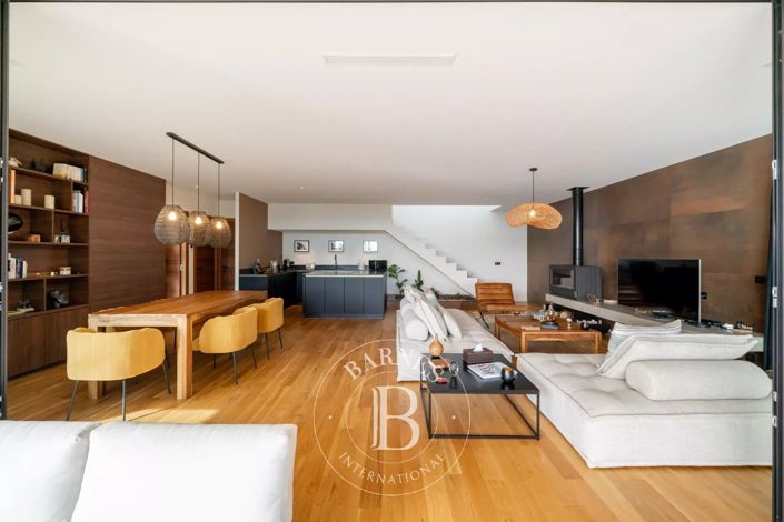 Image No.6-2 Bed House for sale