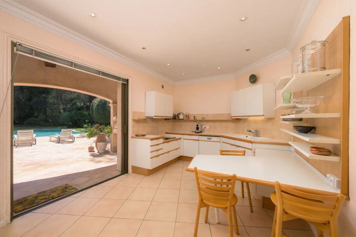 Image No.6-3 Bed House for sale