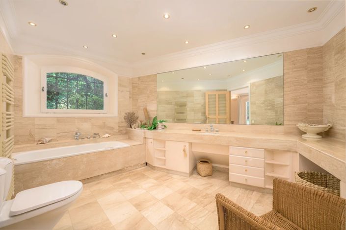 Image No.8-3 Bed House for sale