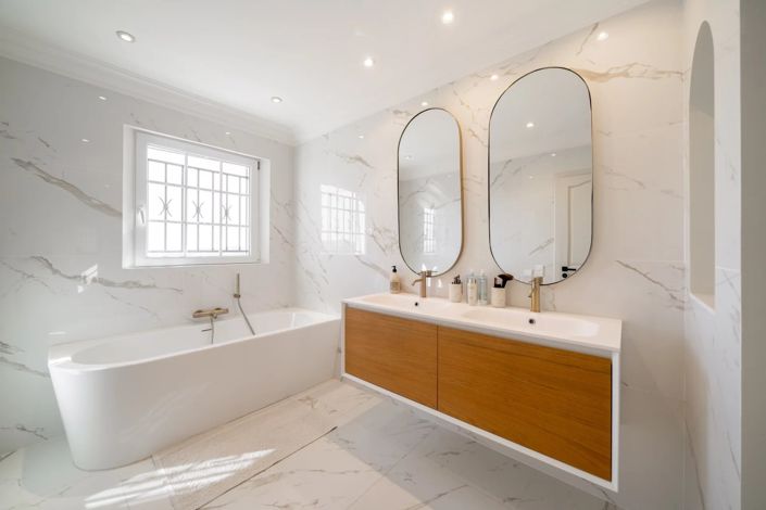 Image No.9-4 Bed House for sale