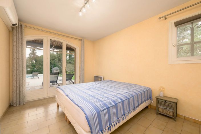 Image No.8-4 Bed House for sale