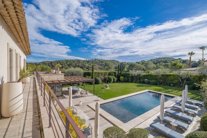 Image No.11-6 Bed House for sale