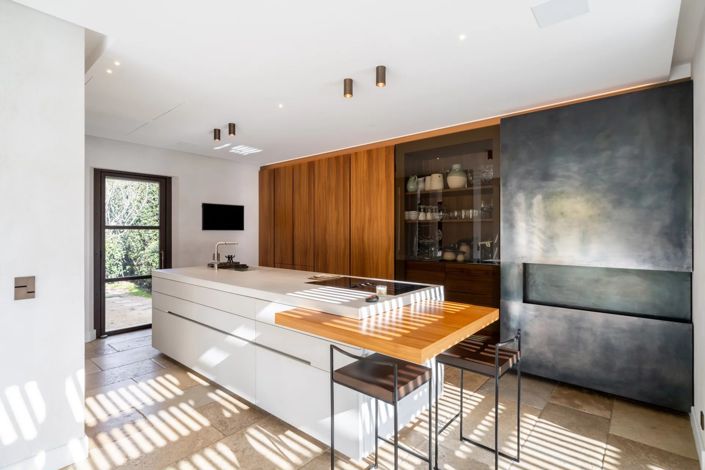 Image No.3-6 Bed House for sale