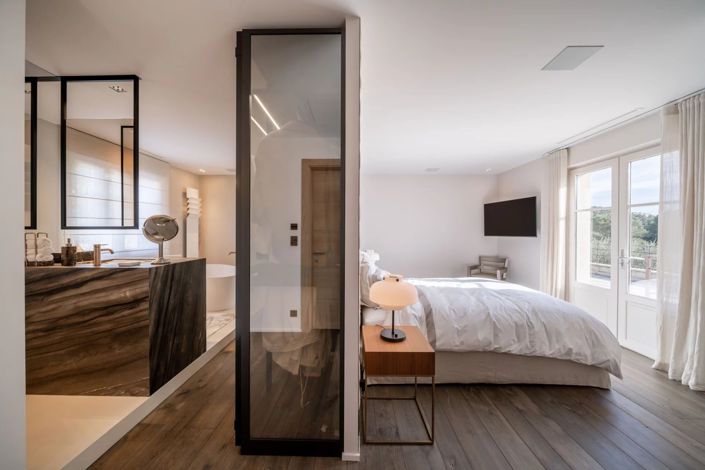 Image No.5-6 Bed House for sale