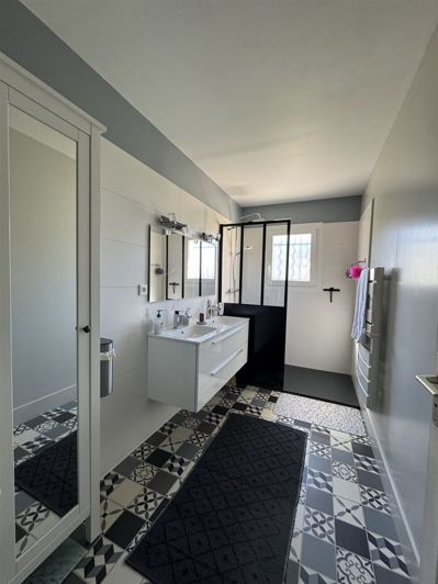 Image No.6-3 Bed House for sale