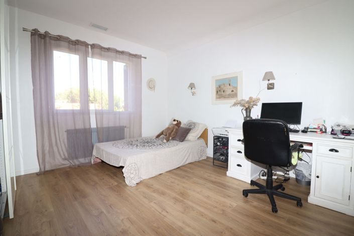 Image No.15-4 Bed House for sale